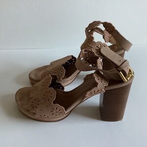 See By Chloe Laser-Cut Floral Kristy Heeled Sandals in Tan, Size 39